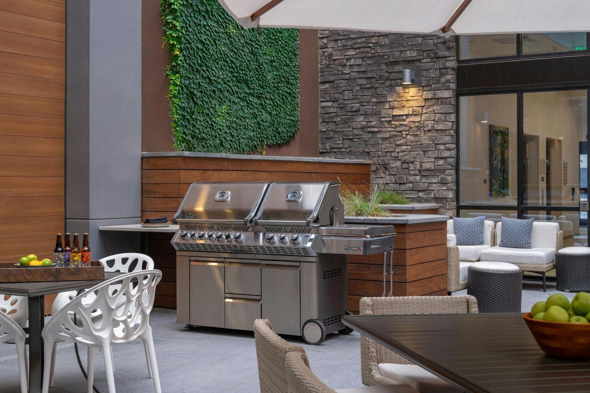 Springhill Suites By Marriott Colorado Springs Downtown Buitenkant foto